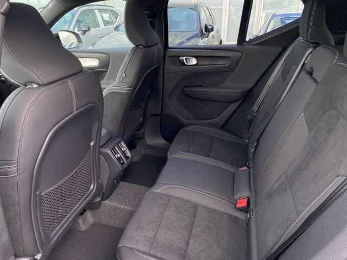 Volvo Xc40 2.0 B4P Ultra Black Edition 5Dr Auto