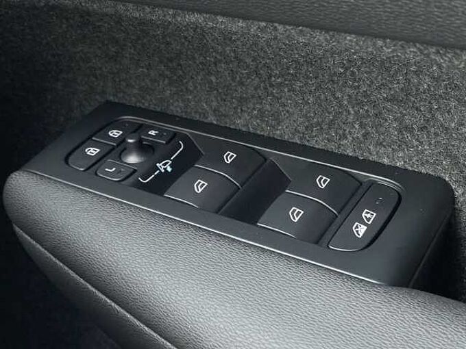 Volvo Xc40 2.0 B4P Ultra Black Edition 5Dr Auto