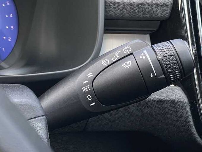 Volvo Xc40 2.0 B4P Ultra Black Edition 5Dr Auto