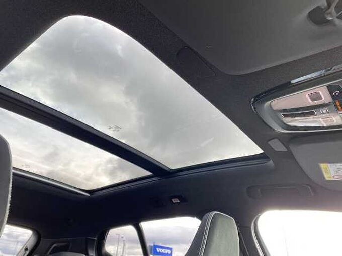 Volvo Xc40 2.0 B4P Ultra Black Edition 5Dr Auto