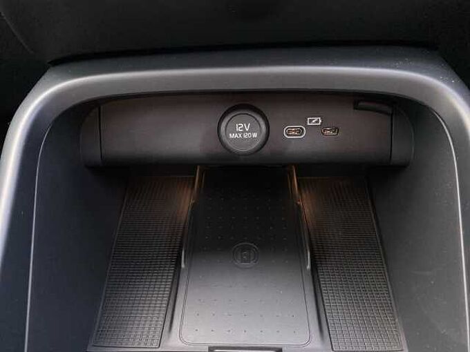 Volvo Xc40 2.0 B4P Ultra Black Edition 5Dr Auto