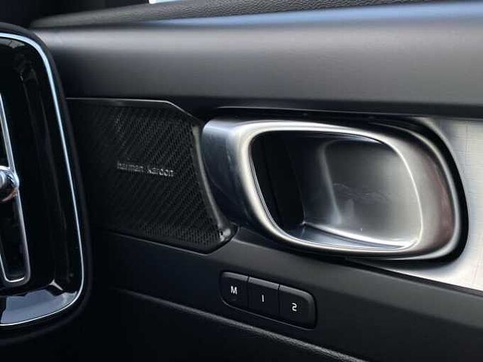 Volvo Xc40 2.0 B4P Ultra Black Edition 5Dr Auto