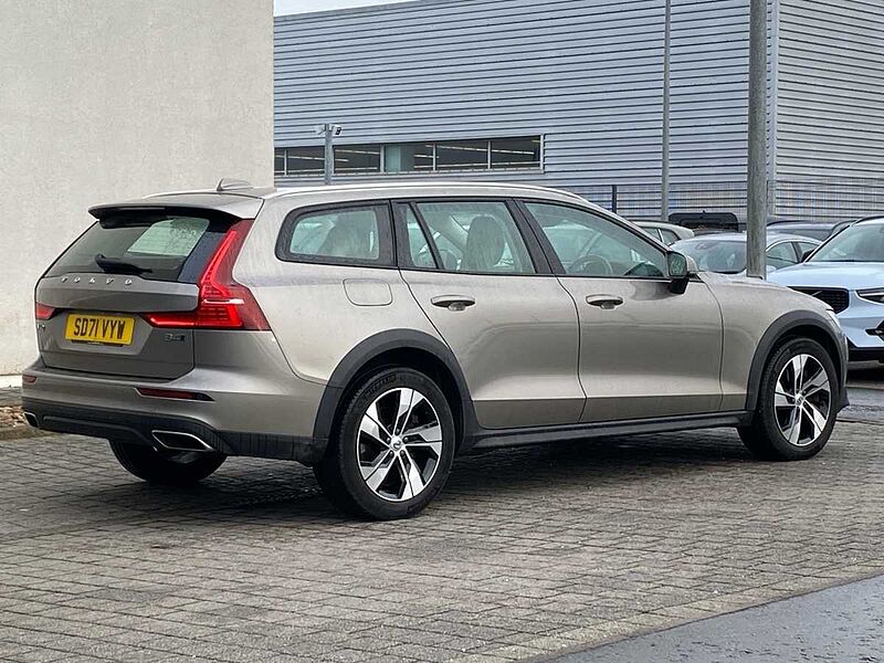 Volvo V60 Cross Country Country, B4 AWD mild hybrid