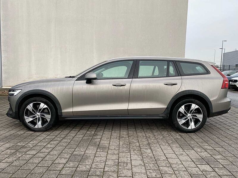 Volvo V60 Cross Country Country, B4 AWD mild hybrid