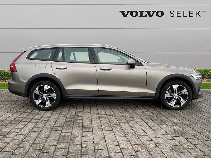 Volvo V60 Cross Country Country, B4 AWD mild hybrid