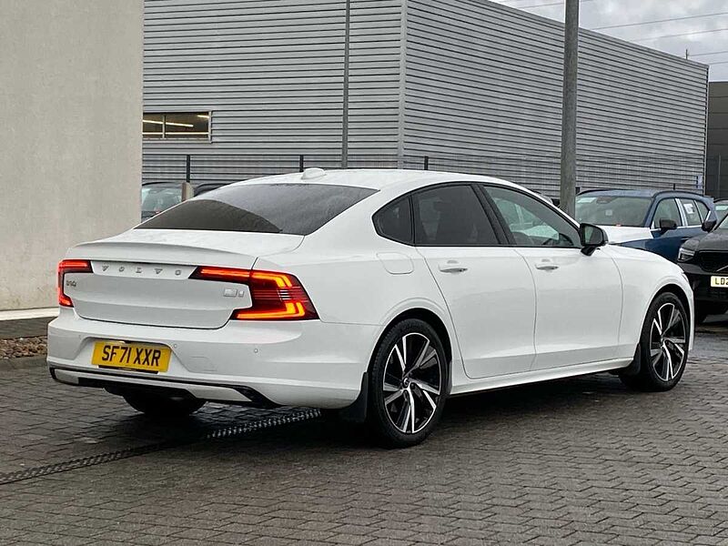 Volvo S90 Recharge R-Design, T8 AWD plug-in hybrid