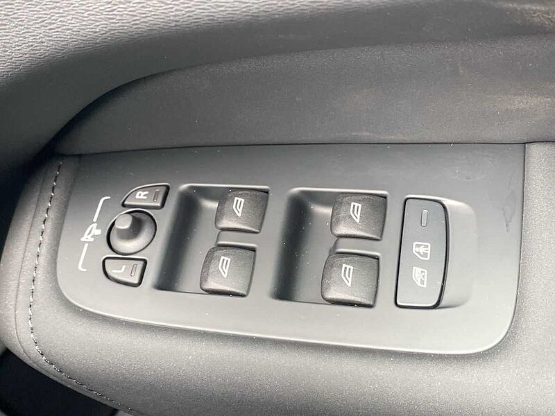 Volvo XC60 2.0 T8 [455] Phev Ultra Dark 5Dr Awd Geartronic