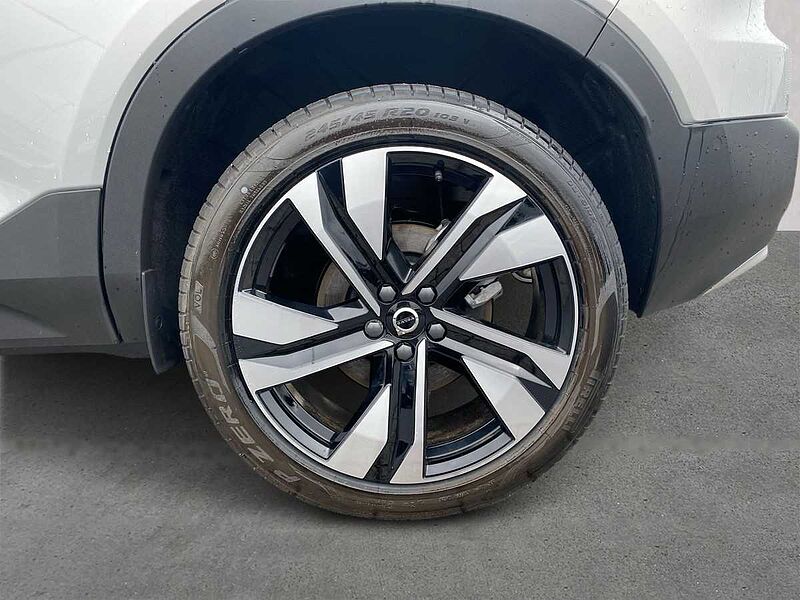 Volvo XC40 2.0 B4P Ultra Dark 5Dr Auto