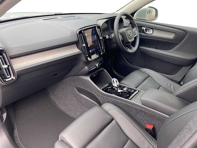 Volvo XC40 2.0 B4P Ultra Dark 5Dr Auto