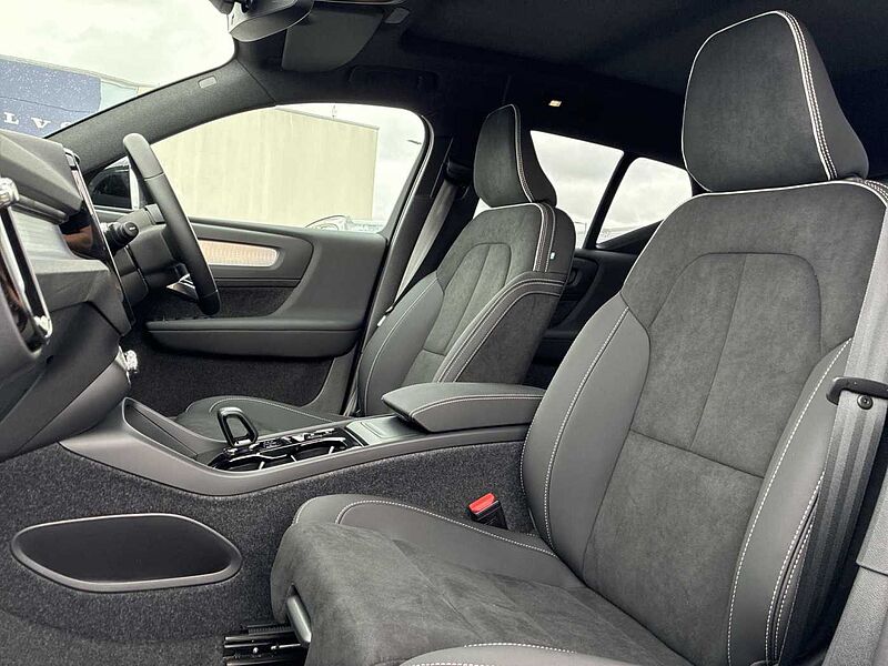 Volvo XC40 2.0 B4P Ultra Black Edition 5Dr Auto