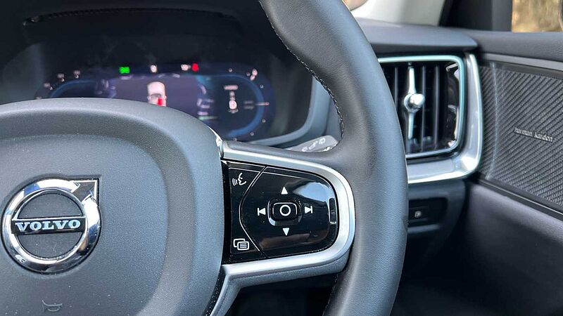 Volvo V60 2.0 T8 [455] Phev Ultra Dark 5Dr AWD Auto Estate