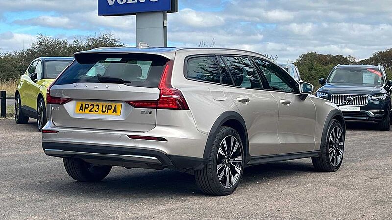 Volvo V60 Cross Country Plus, B5 AWD mild hybrid, Petrol