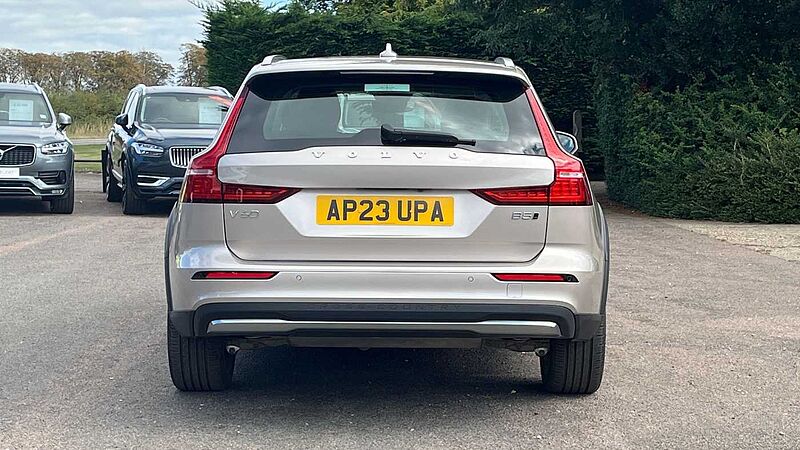 Volvo V60 Cross Country Plus, B5 AWD mild hybrid, Petrol