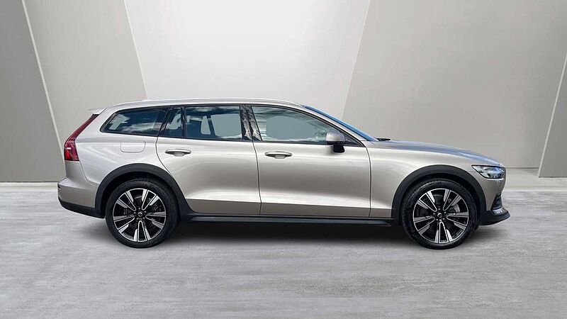 Volvo V60 Cross Country Plus, B5 AWD mild hybrid, Petrol