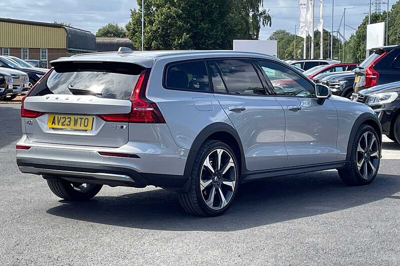Volvo V60 Cross Country V60 Cross Country Plus, B5 AWD mild hybrid, Petrol