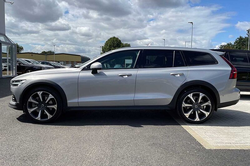 Volvo V60 Cross Country V60 Cross Country Plus, B5 AWD mild hybrid, Petrol