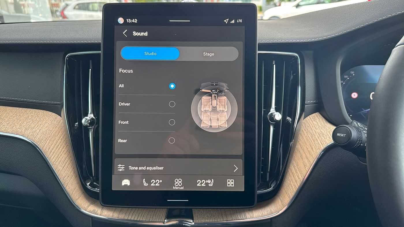 Volvo XC60 T8 Ultra, AWD Plug-in hybrid, Electric/Petrol, Dark