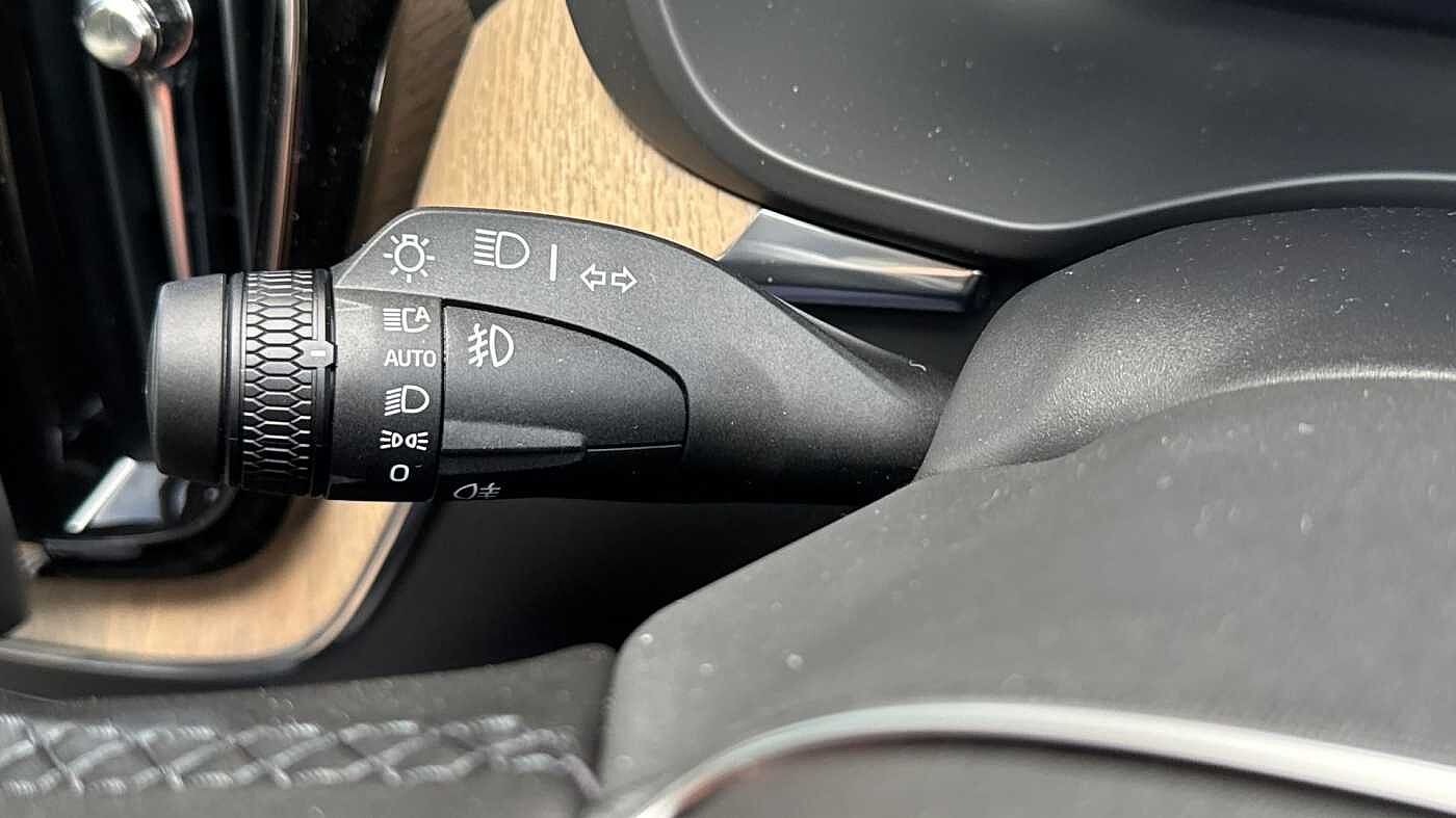 Volvo XC60 T8 Ultra, AWD Plug-in hybrid, Electric/Petrol, Dark