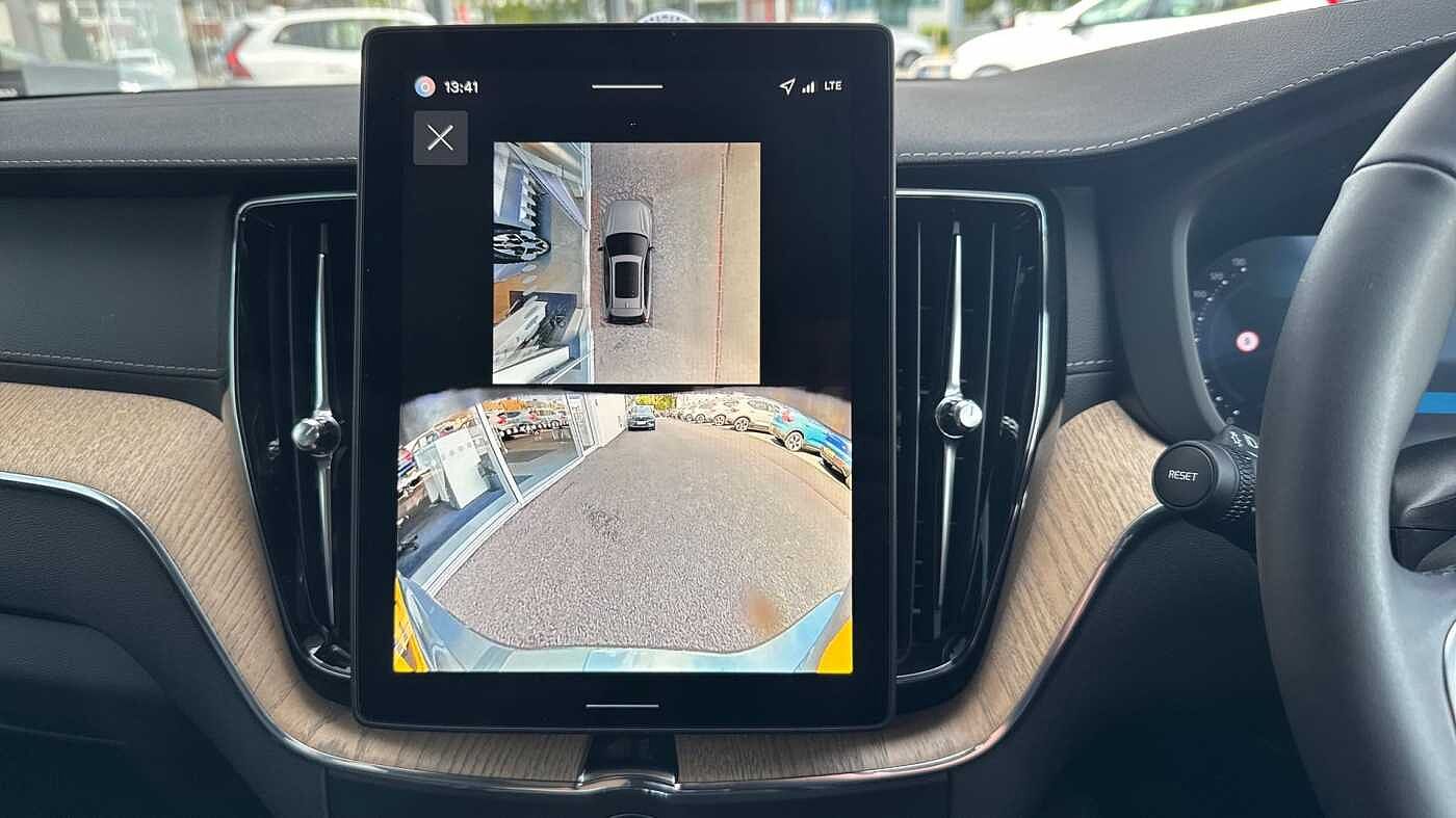 Volvo XC60 T8 Ultra, AWD Plug-in hybrid, Electric/Petrol, Dark