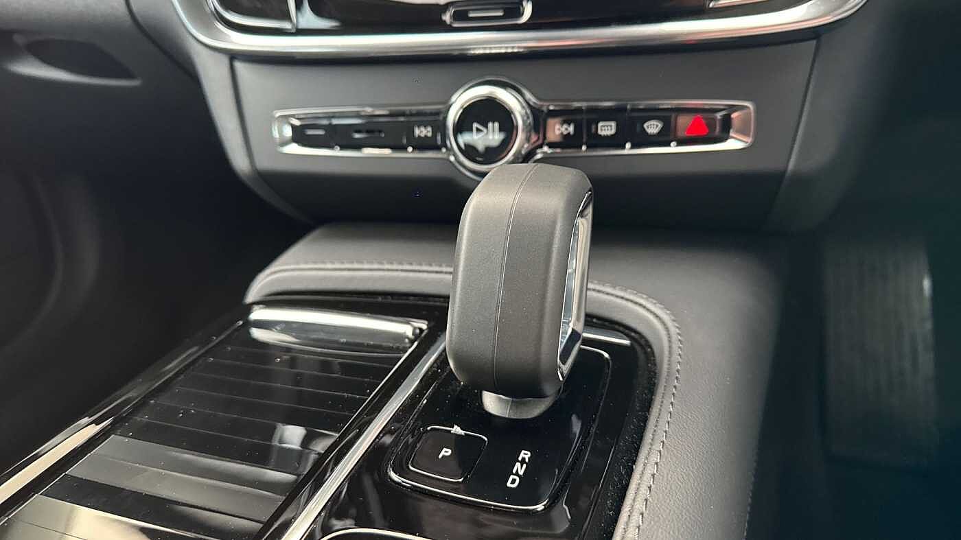 Volvo V90 T6 Plus, AWD Plug-in hybrid, Electric/Petrol, Dark