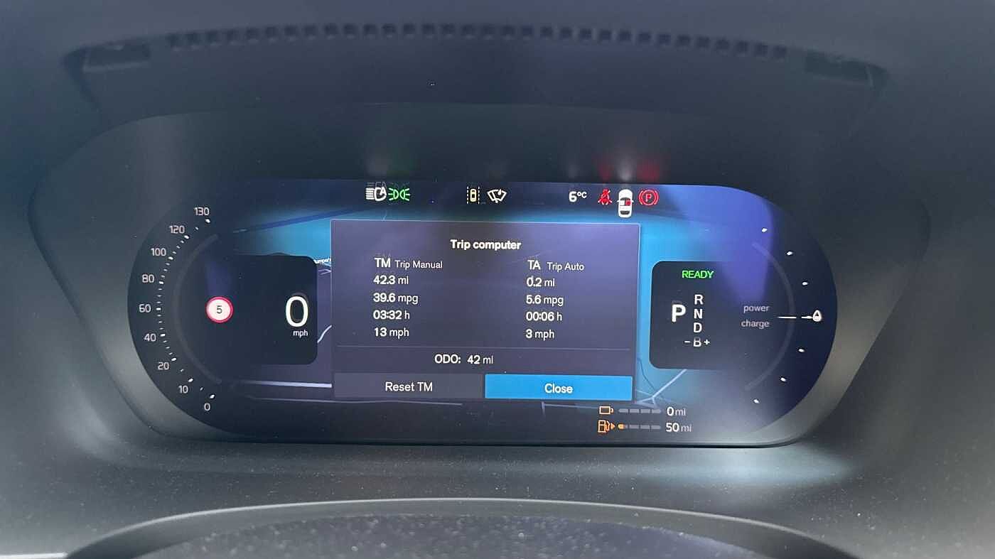 Volvo V90 T6 Plus, AWD Plug-in hybrid, Electric/Petrol, Dark