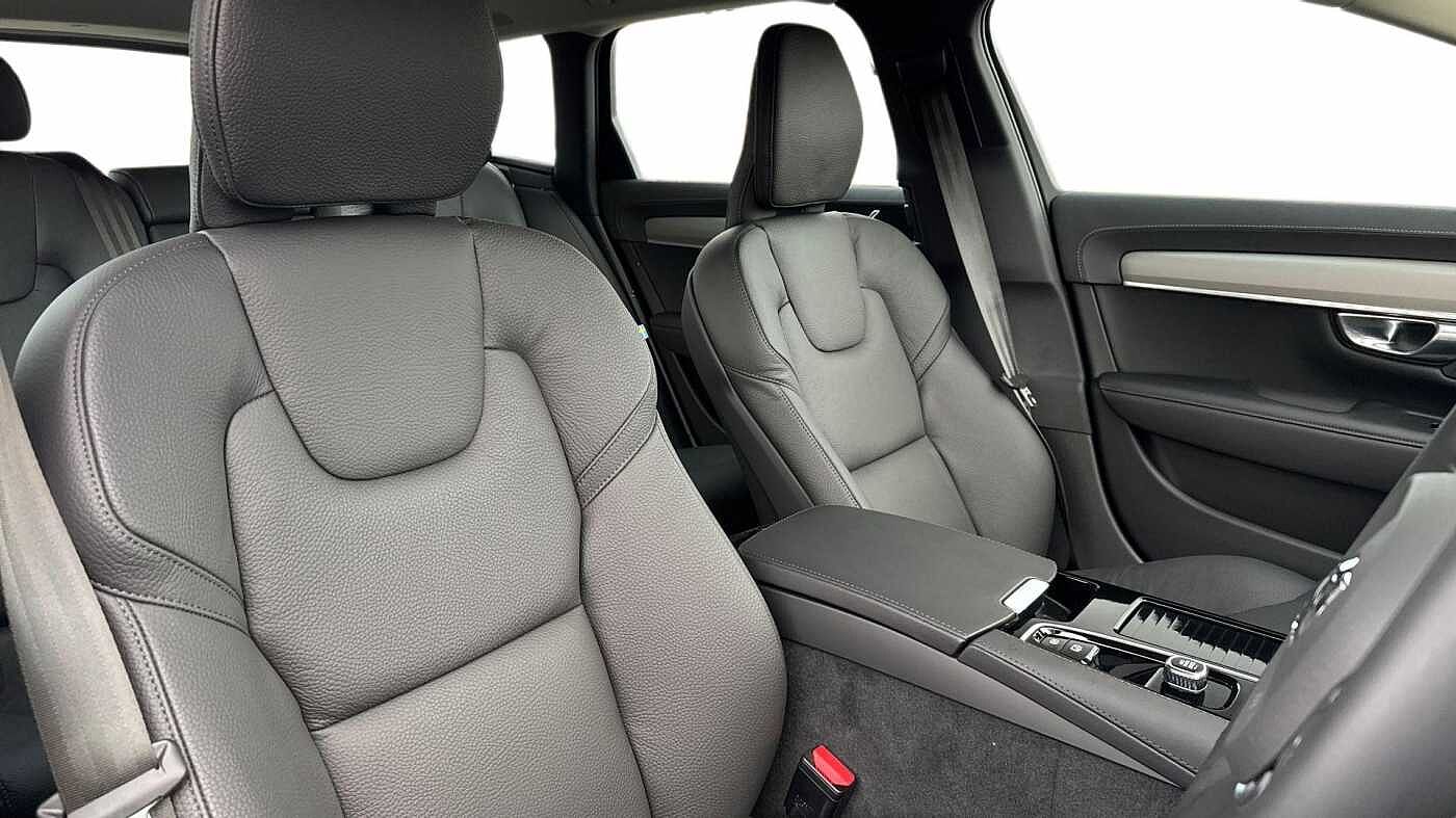 Volvo V90 T6 Plus, AWD Plug-in hybrid, Electric/Petrol, Dark