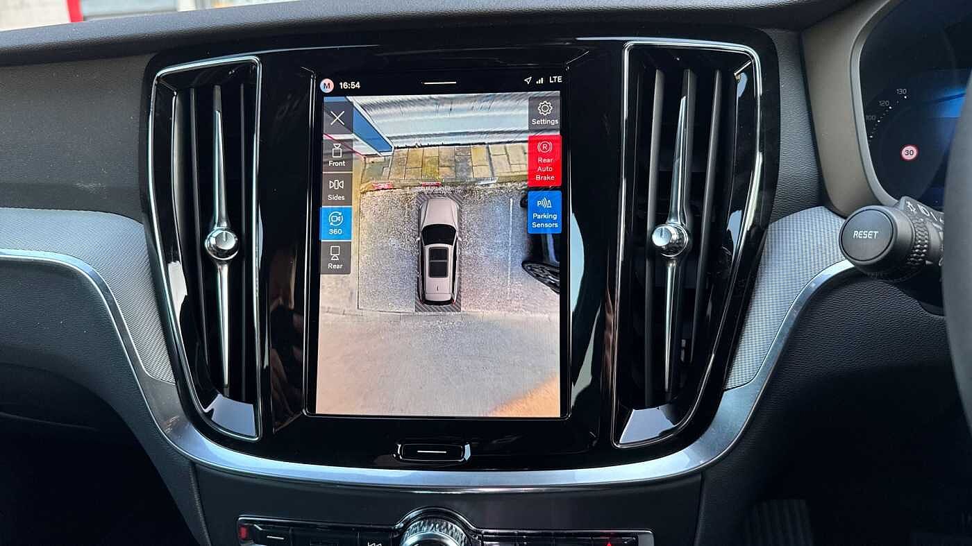 Volvo V60 T8 Ultra, AWD Plug-in hybrid, Electric/Petrol, Dark