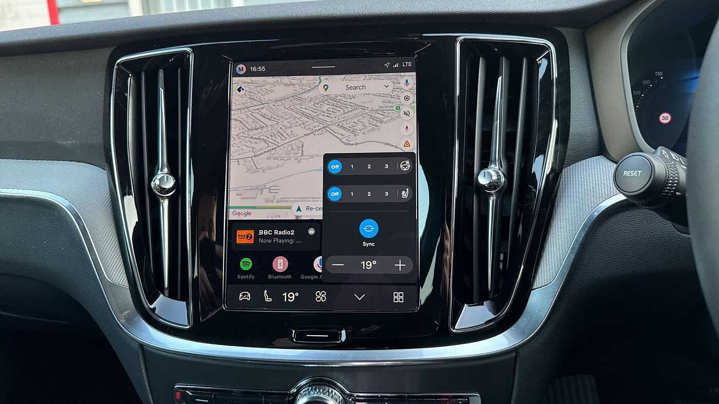 Volvo V60 T8 Ultra, AWD Plug-in hybrid, Electric/Petrol, Dark