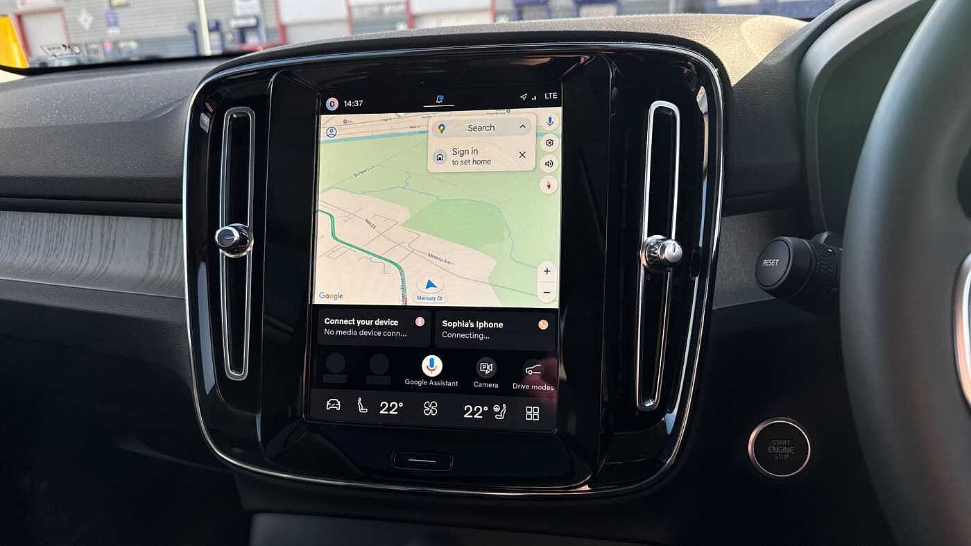 Volvo XC40 B3 Ultra, Mild hybrid, Petrol, Dark
