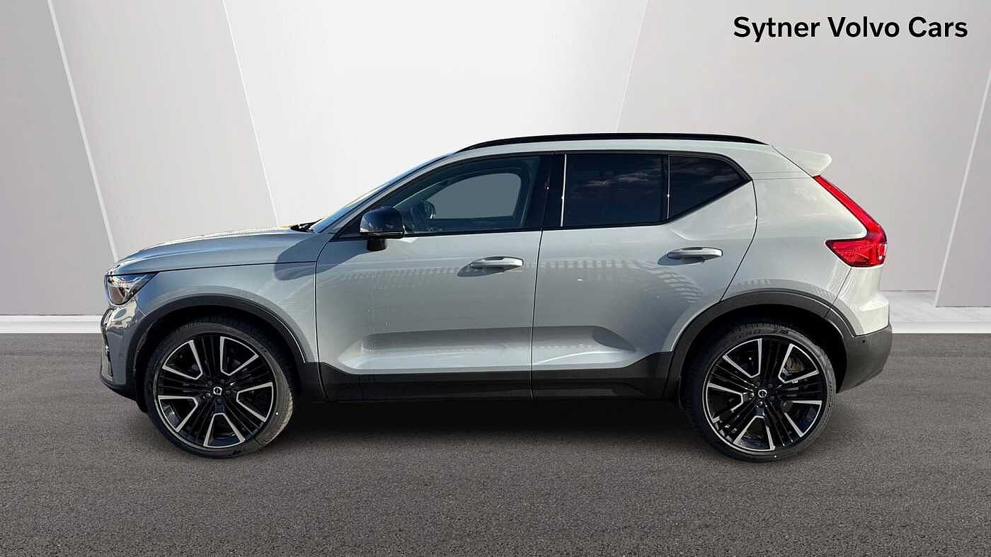 Volvo XC40 B3 Ultra, Mild hybrid, Petrol, Dark