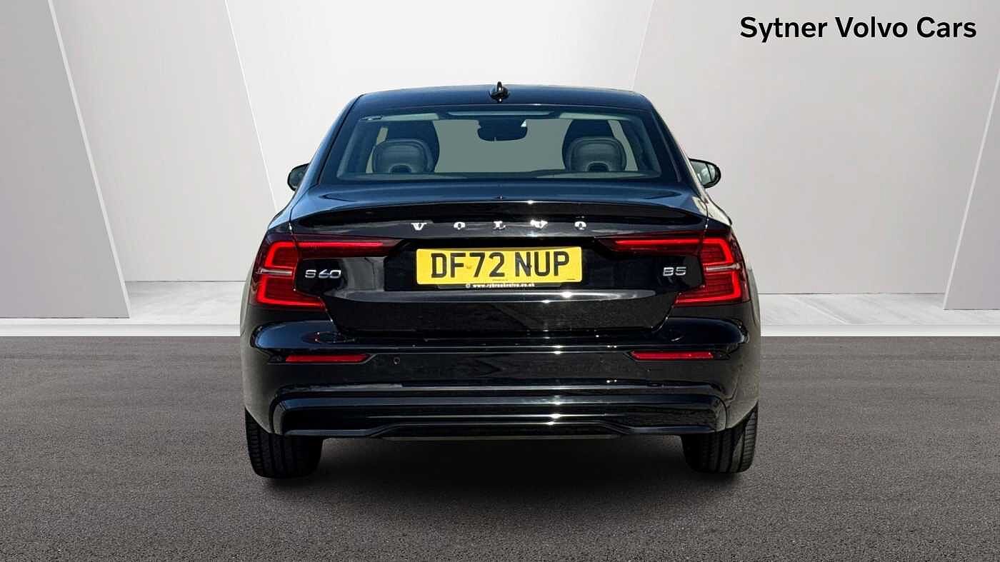 Volvo S60 B5 Plus, mild hybrid, Petrol, Dark