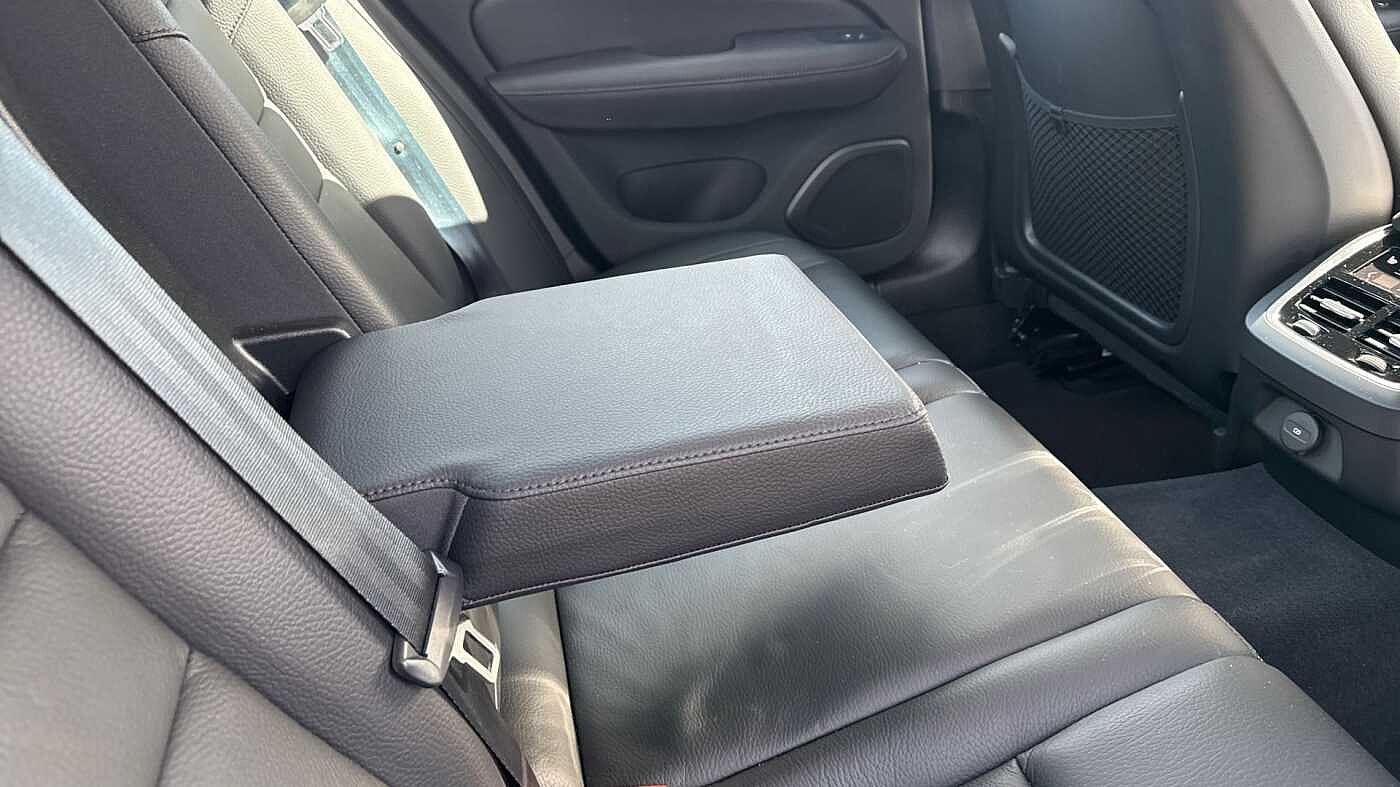 Volvo S60 B5 Plus, mild hybrid, Petrol, Dark