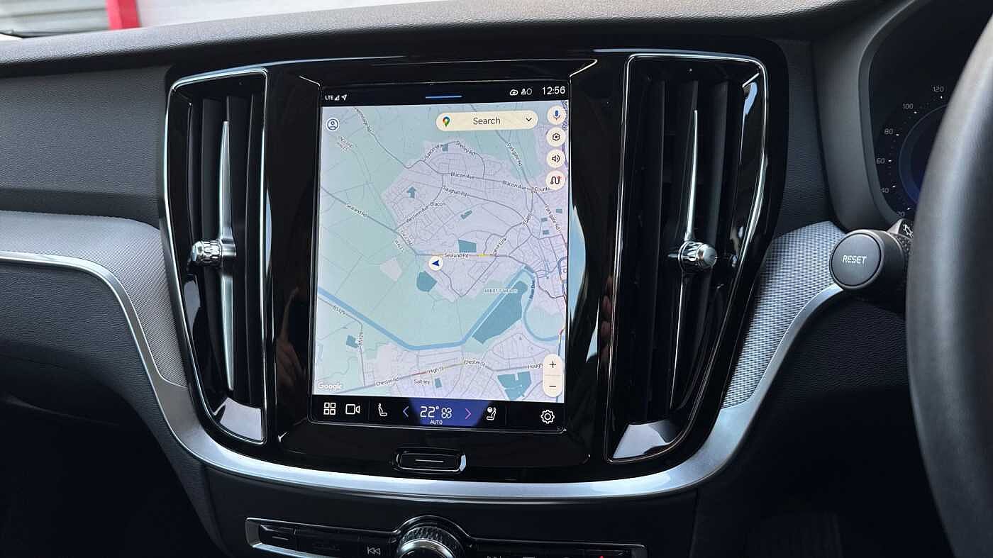 Volvo S60 B5 Plus, mild hybrid, Petrol, Dark