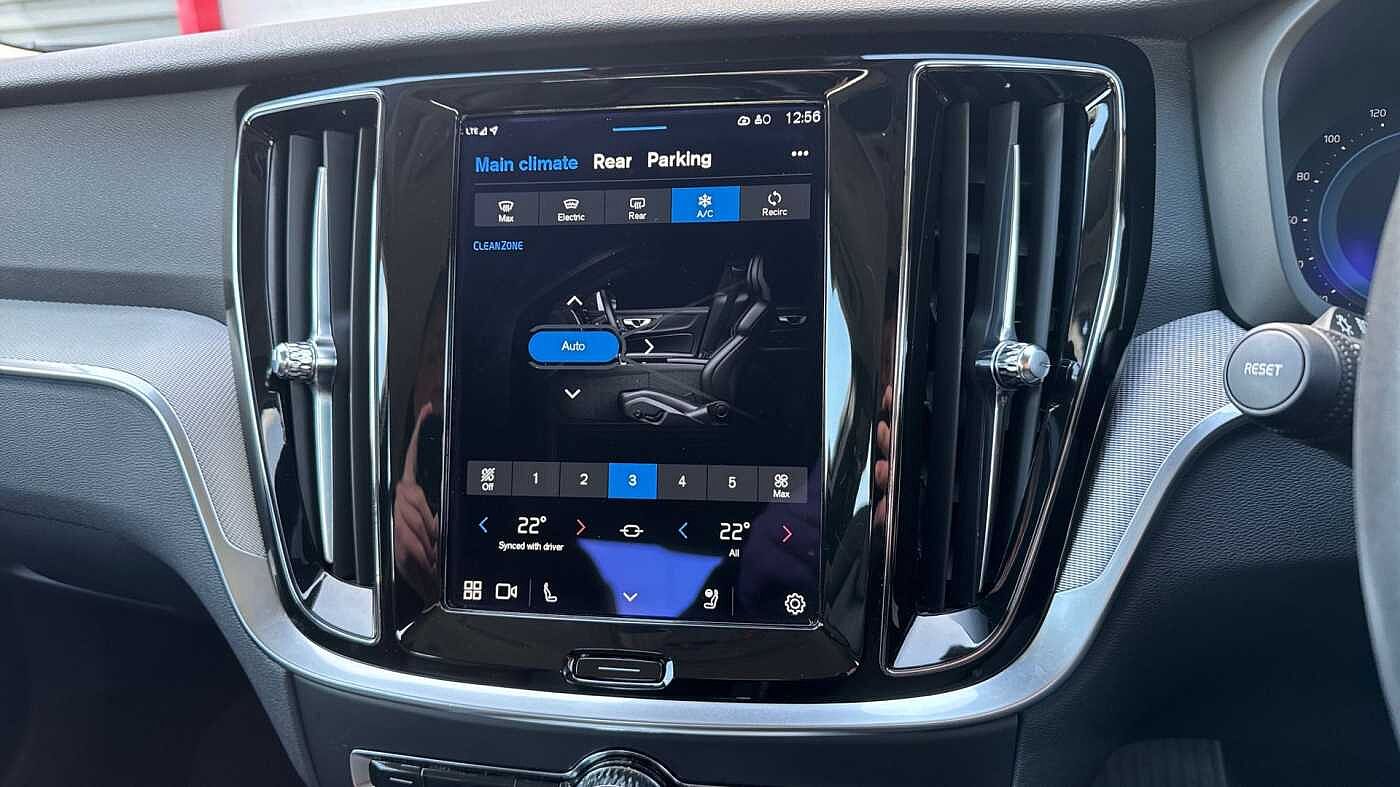 Volvo S60 B5 Plus, mild hybrid, Petrol, Dark