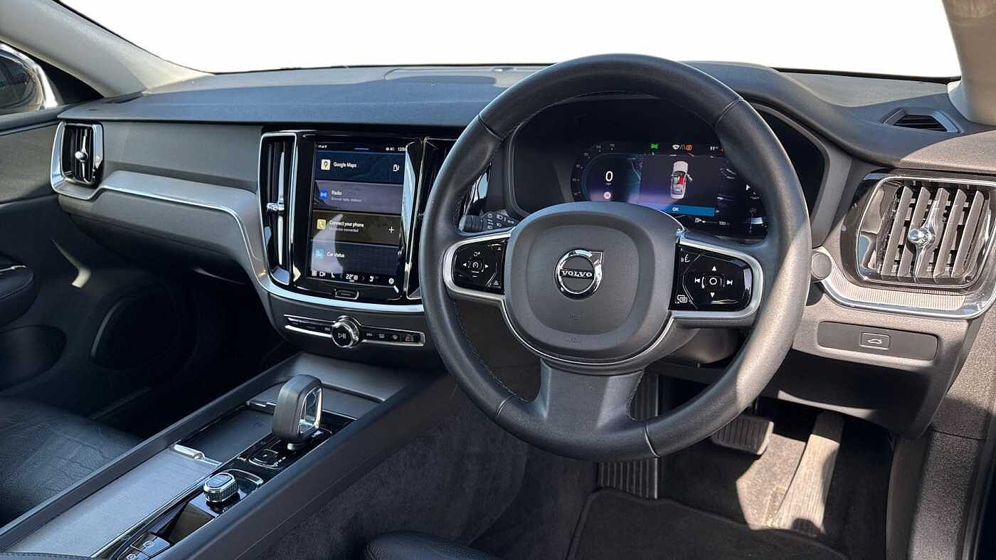 Volvo S60 B5 Plus, mild hybrid, Petrol, Dark