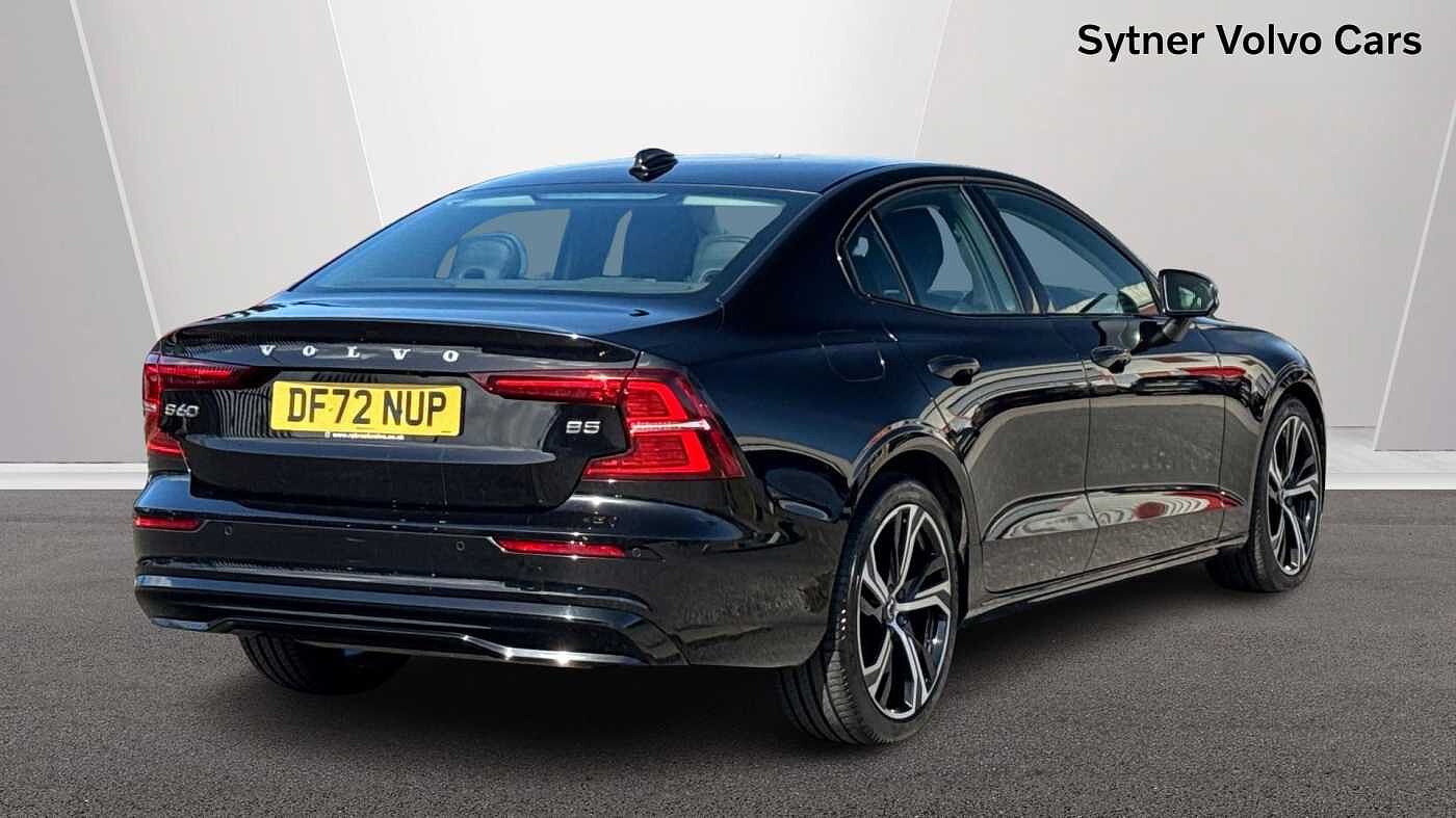 Volvo S60 B5 Plus, mild hybrid, Petrol, Dark