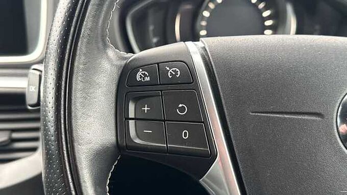 Volvo V40 T2 R-Design Pro Automatic