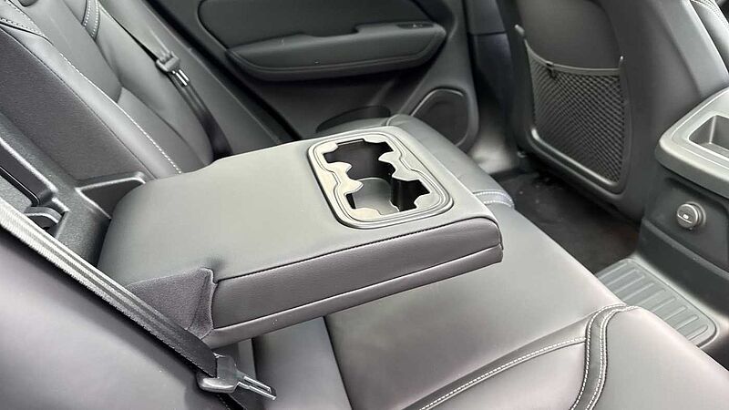 Volvo XC60 Ultra, T8 AWD Plug-in hybrid, Electric/Petrol, Dark