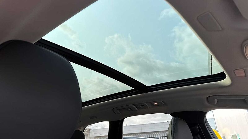 Volvo XC60 Ultra, T8 AWD Plug-in hybrid, Electric/Petrol, Dark