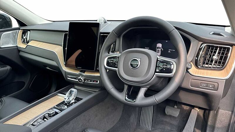 Volvo XC60 Ultra, T8 AWD Plug-in hybrid, Electric/Petrol, Dark
