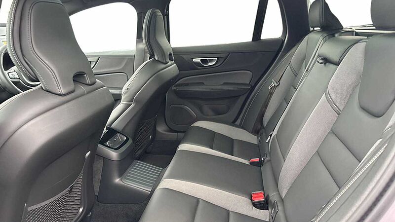Volvo V60 T8 Ultra, AWD Plug-in hybrid, Electric/Petrol, Dark