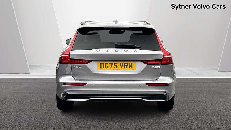 Volvo V60 T8 Ultra, AWD Plug-in hybrid, Electric/Petrol, Dark