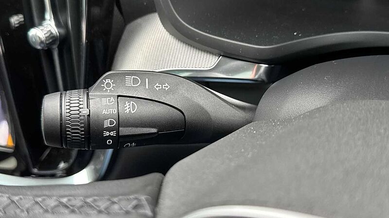 Volvo V60 T8 Ultra, AWD Plug-in hybrid, Electric/Petrol, Dark