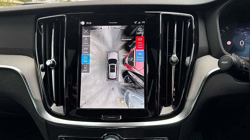 Volvo V60 T8 Ultra, AWD Plug-in hybrid, Electric/Petrol, Dark