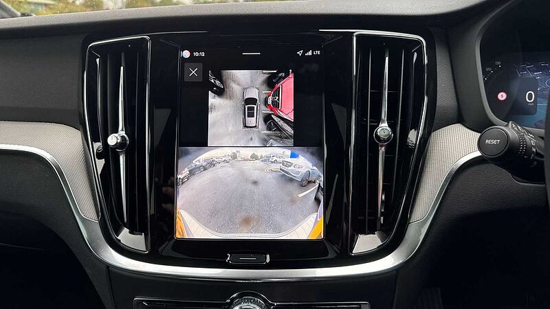 Volvo V60 T8 Ultra, AWD Plug-in hybrid, Electric/Petrol, Dark