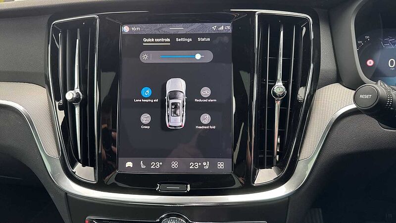 Volvo V60 T8 Ultra, AWD Plug-in hybrid, Electric/Petrol, Dark