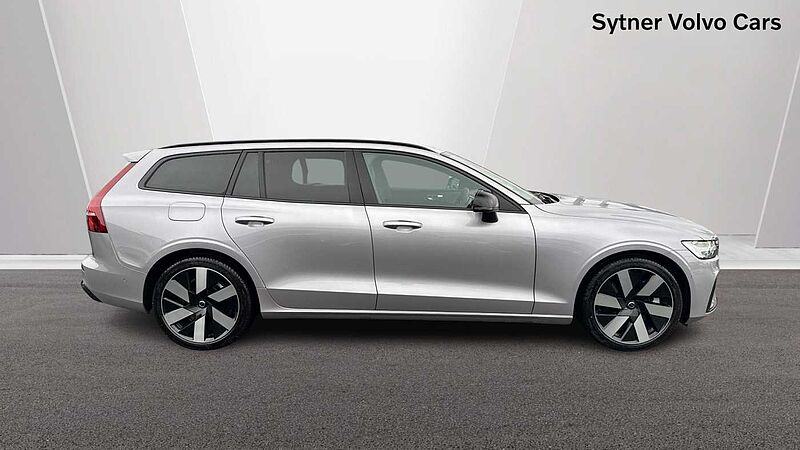 Volvo V60 T8 Ultra, AWD Plug-in hybrid, Electric/Petrol, Dark