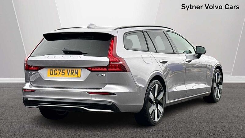 Volvo V60 T8 Ultra, AWD Plug-in hybrid, Electric/Petrol, Dark