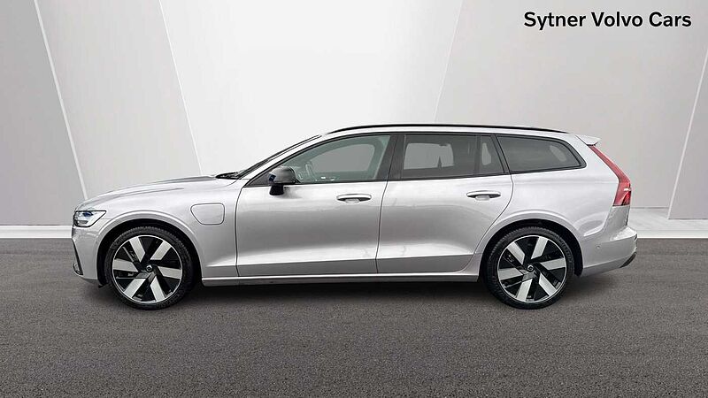 Volvo V60 T8 Ultra, AWD Plug-in hybrid, Electric/Petrol, Dark