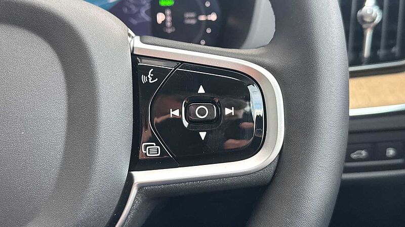 Volvo XC60 T8 Ultra, AWD Plug-in hybrid, Electric/Petrol, Dark